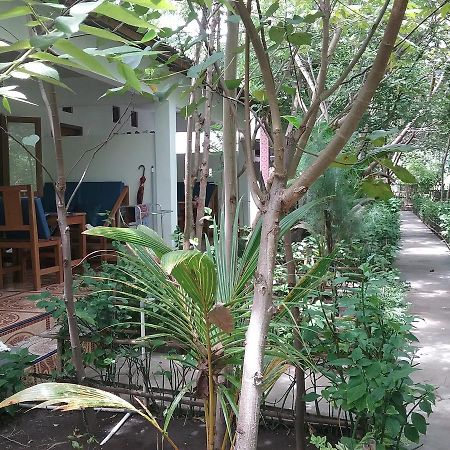 Putri Homestay غيلي مينو المظهر الخارجي الصورة