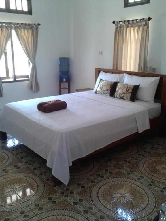 Putri Homestay غيلي مينو الغرفة الصورة
