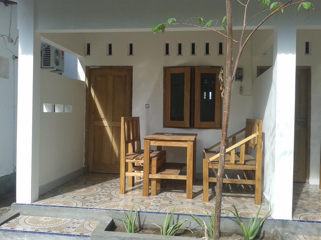 Putri Homestay غيلي مينو الغرفة الصورة