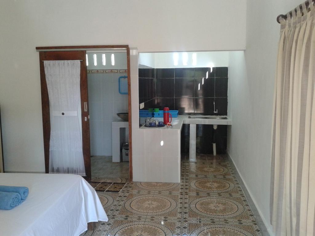 Putri Homestay غيلي مينو الغرفة الصورة
