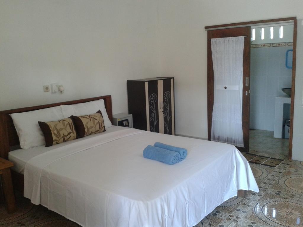 Putri Homestay غيلي مينو الغرفة الصورة